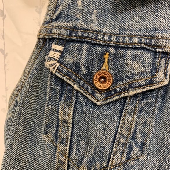 Levi Denim Vest - Picture 4 of 5